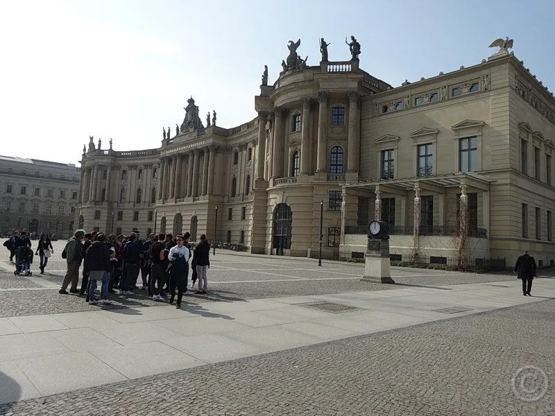 Berlin City Tour Stadtrundgang Bebelplatz