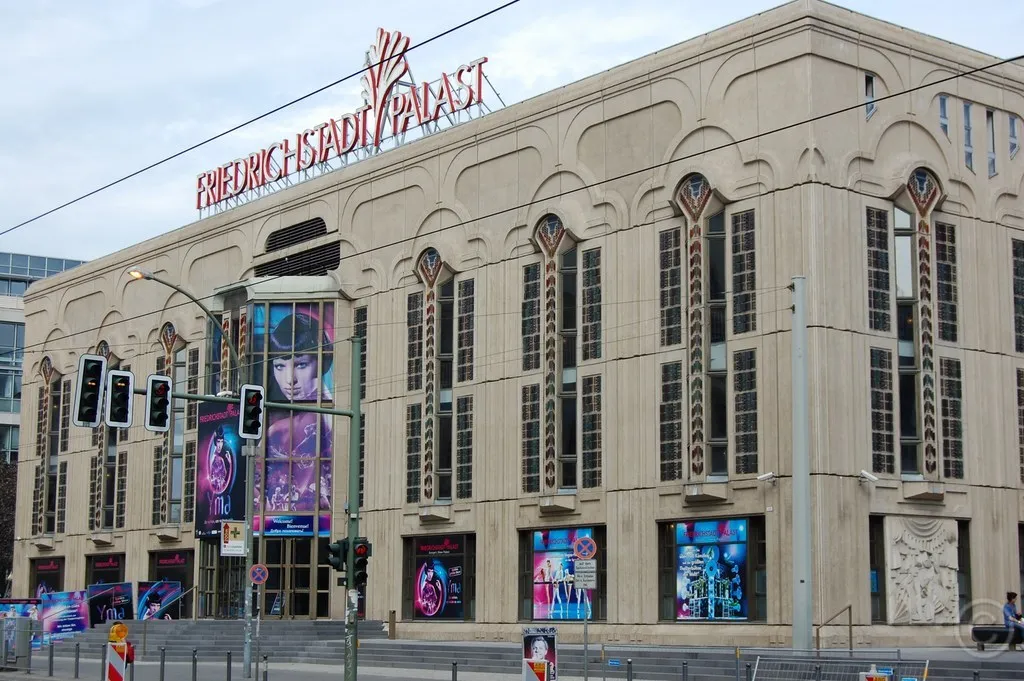 Friedrichstadt-Palast Berlin Stadtrundfahrt